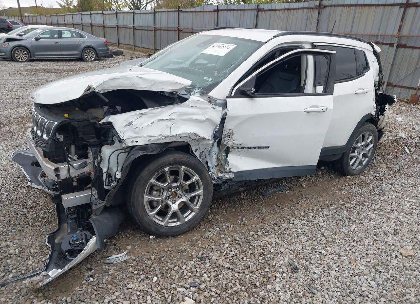 Photo 6 of 2022 Jeep Compass LATITUDE LUX 4X4 (VIN 3C4NJDFB0NT203807)