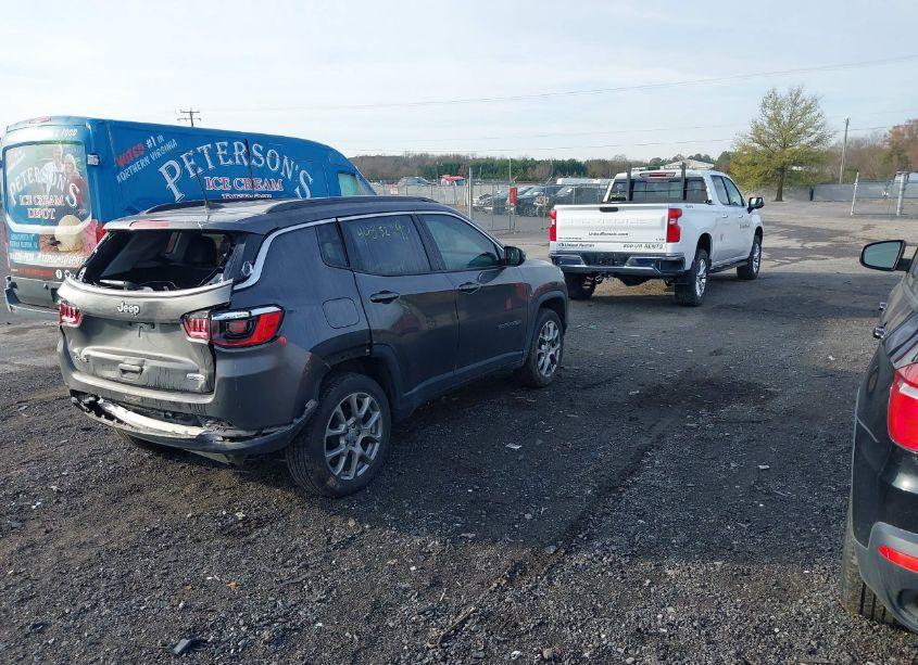 Photo 4 of 2022 Jeep Compass LATITUDE LUX 4X4 (VIN 3C4NJDFB1NT212449)