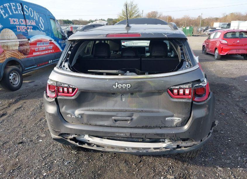 Photo 6 of 2022 Jeep Compass LATITUDE LUX 4X4 (VIN 3C4NJDFB1NT212449)