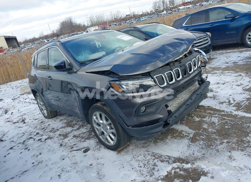 2022 Jeep Compass LATITUDE LUX 4X4 (VIN 3C4NJDFB2NT112229) main photo