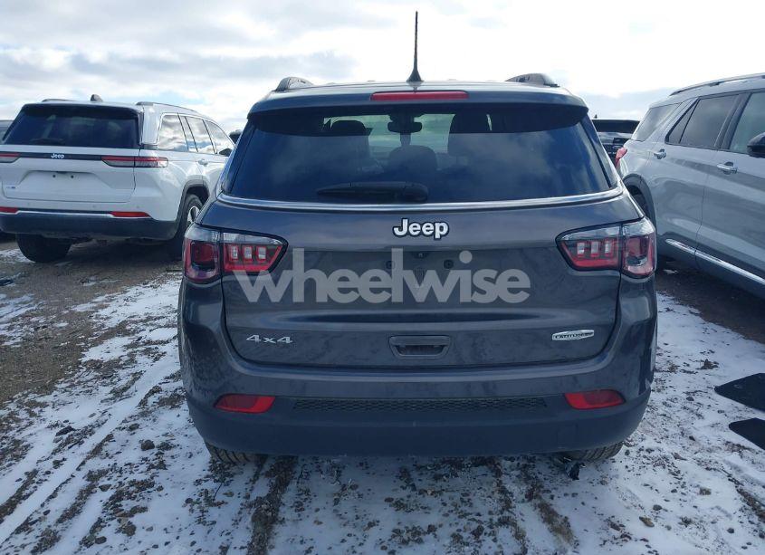 Photo 15 of 2022 Jeep Compass LATITUDE LUX 4X4 (VIN 3C4NJDFB2NT112229)