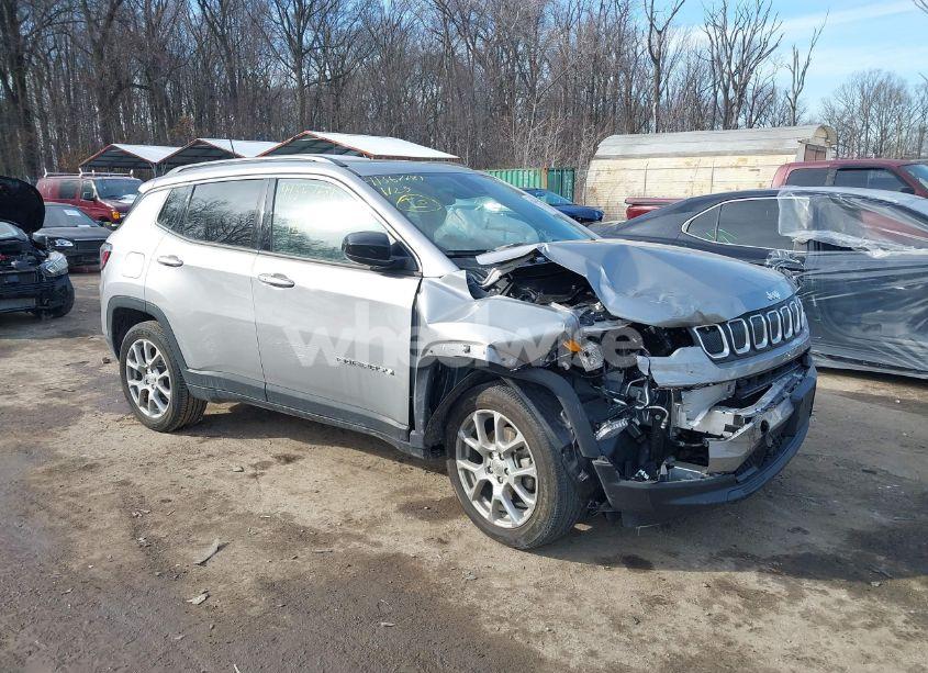 2022 Jeep Compass LATITUDE LUX 4X4 (VIN 3C4NJDFB2NT164198) main photo