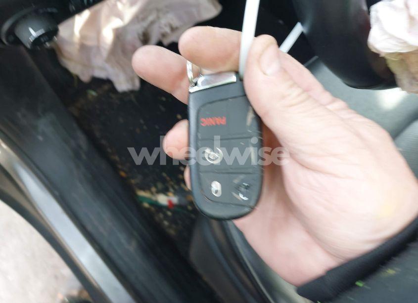 Photo 11 of 2022 Jeep Compass LATITUDE LUX 4X4 (VIN 3C4NJDFB2NT164198)