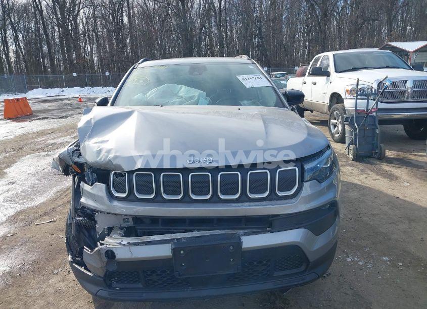 Photo 12 of 2022 Jeep Compass LATITUDE LUX 4X4 (VIN 3C4NJDFB2NT164198)