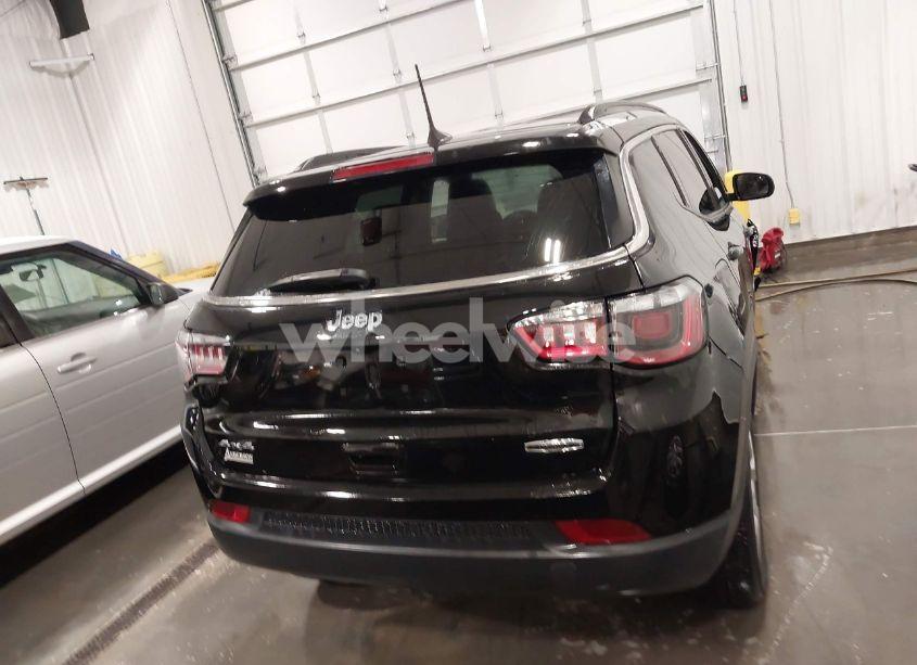 Photo 17 of 2022 Jeep Compass LATITUDE LUX 4X4 (VIN 3C4NJDFB3NT211822)