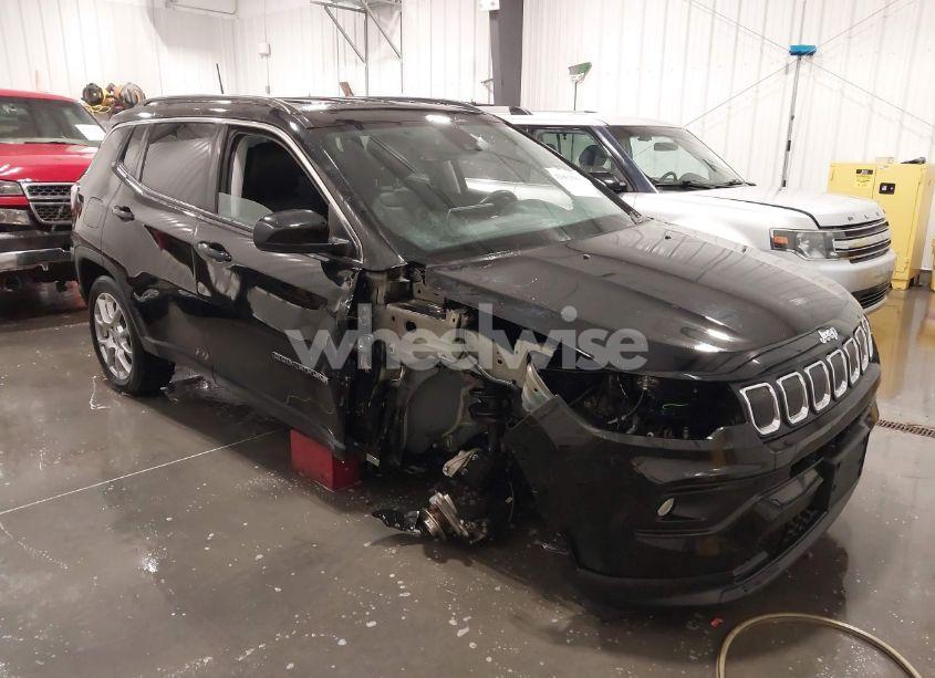 Photo 6 of 2022 Jeep Compass LATITUDE LUX 4X4 (VIN 3C4NJDFB3NT211822)