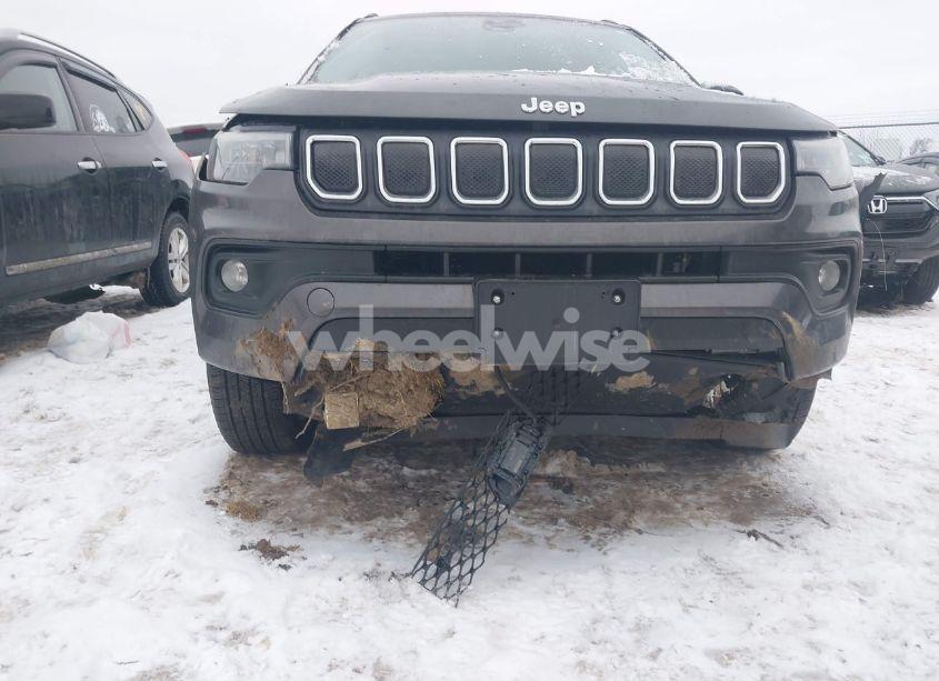 Photo 6 of 2022 Jeep Compass LATITUDE LUX 4X4 (VIN 3C4NJDFB4NT169659)