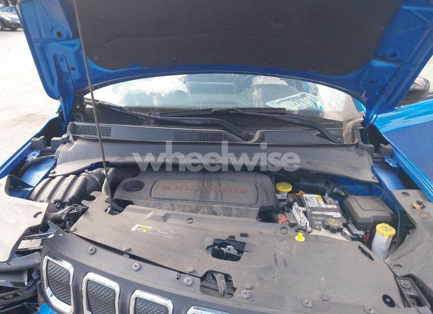 Photo 10 of 2022 Jeep Compass LATITUDE LUX 4X4 (VIN 3C4NJDFB4NT181942)