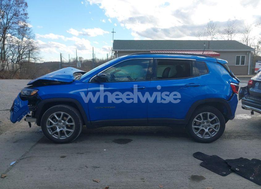 Photo 15 of 2022 Jeep Compass LATITUDE LUX 4X4 (VIN 3C4NJDFB4NT181942)