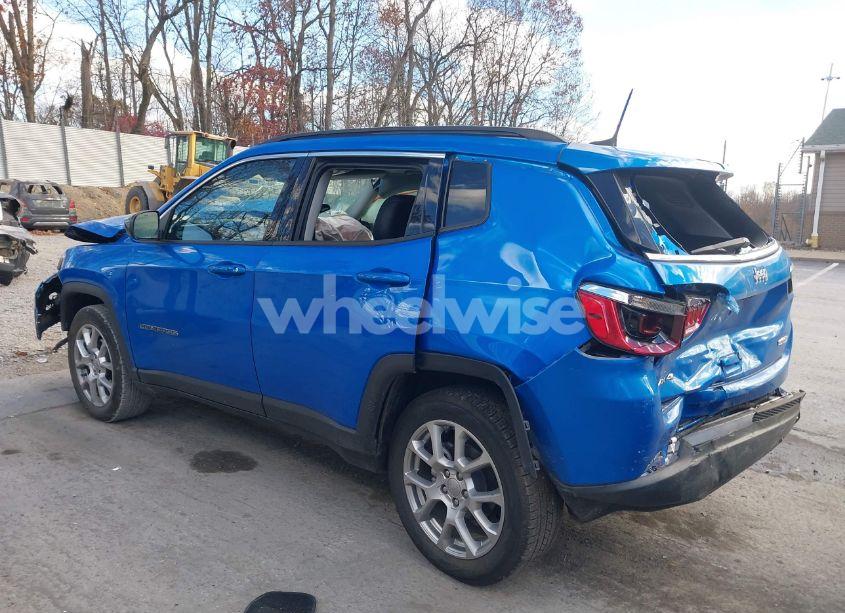Photo 3 of 2022 Jeep Compass LATITUDE LUX 4X4 (VIN 3C4NJDFB4NT181942)