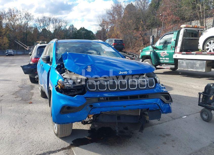 Photo 6 of 2022 Jeep Compass LATITUDE LUX 4X4 (VIN 3C4NJDFB4NT181942)