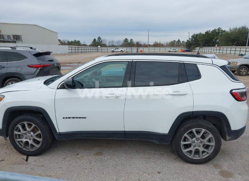 Photo 14 of 2022 Jeep Compass LATITUDE LUX 4X4 (VIN 3C4NJDFB4NT191175)