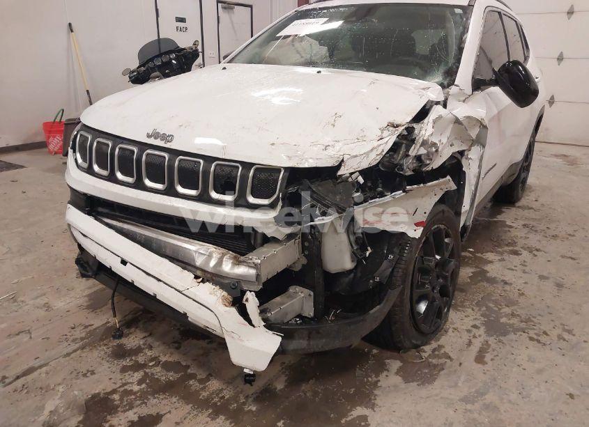 Photo 6 of 2022 Jeep Compass LATITUDE LUX 4X4 (VIN 3C4NJDFB5NT109311)