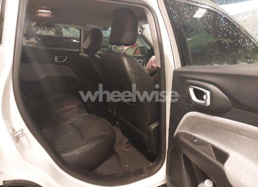 Photo 8 of 2022 Jeep Compass LATITUDE LUX 4X4 (VIN 3C4NJDFB5NT109311)