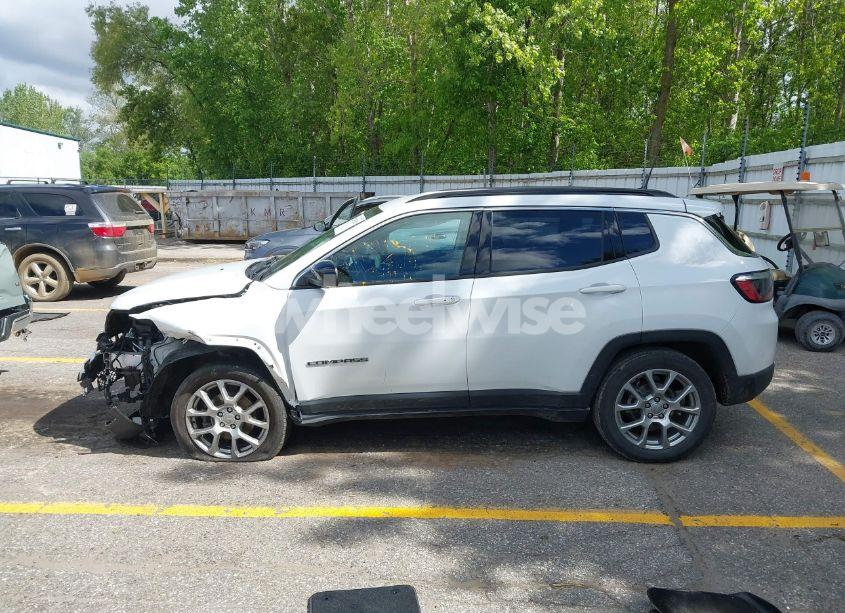 Photo 15 of 2022 Jeep Compass LATITUDE LUX 4X4 (VIN 3C4NJDFB7NT112307)