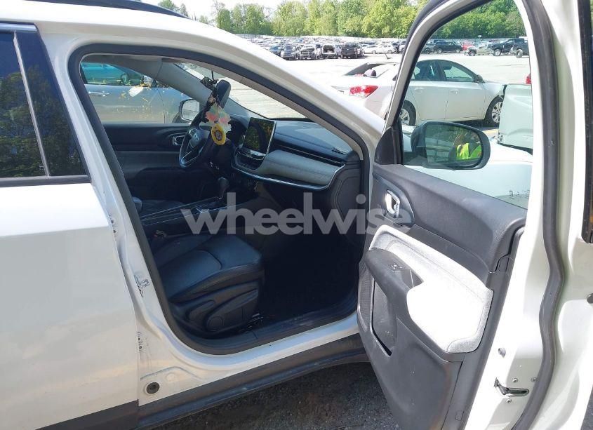 Photo 5 of 2022 Jeep Compass LATITUDE LUX 4X4 (VIN 3C4NJDFB7NT112307)