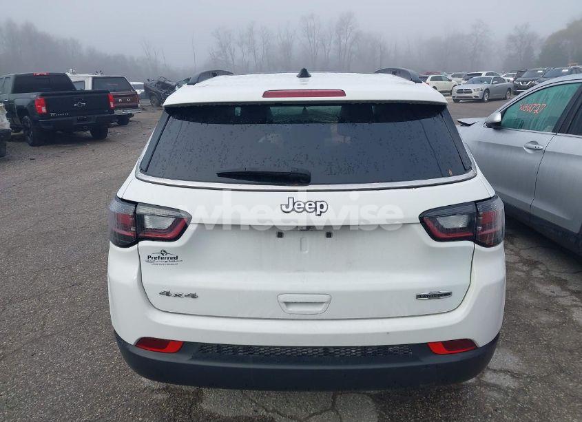 Photo 16 of 2022 Jeep Compass LATITUDE LUX 4X4 (VIN 3C4NJDFB9NT183038)