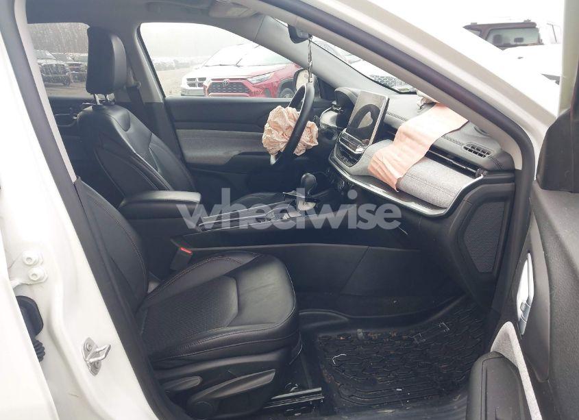 Photo 5 of 2022 Jeep Compass LATITUDE LUX 4X4 (VIN 3C4NJDFB9NT183038)