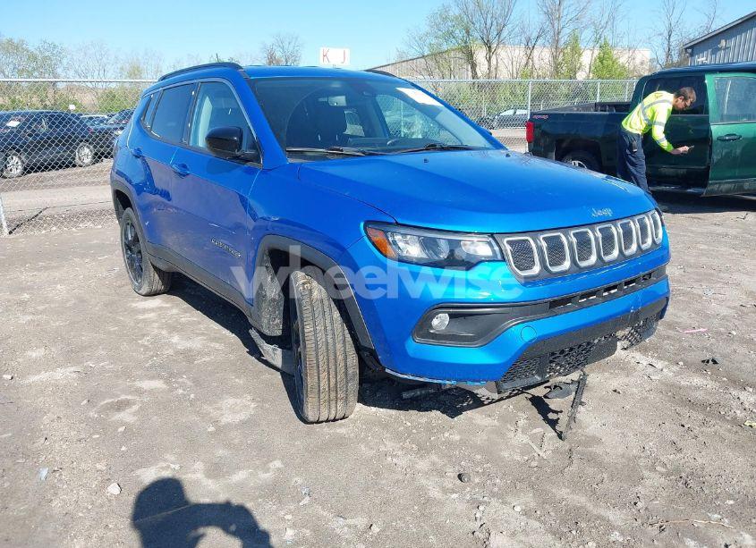 2022 Jeep Compass LATITUDE LUX 4X4 (VIN 3C4NJDFBXNT129487) main photo