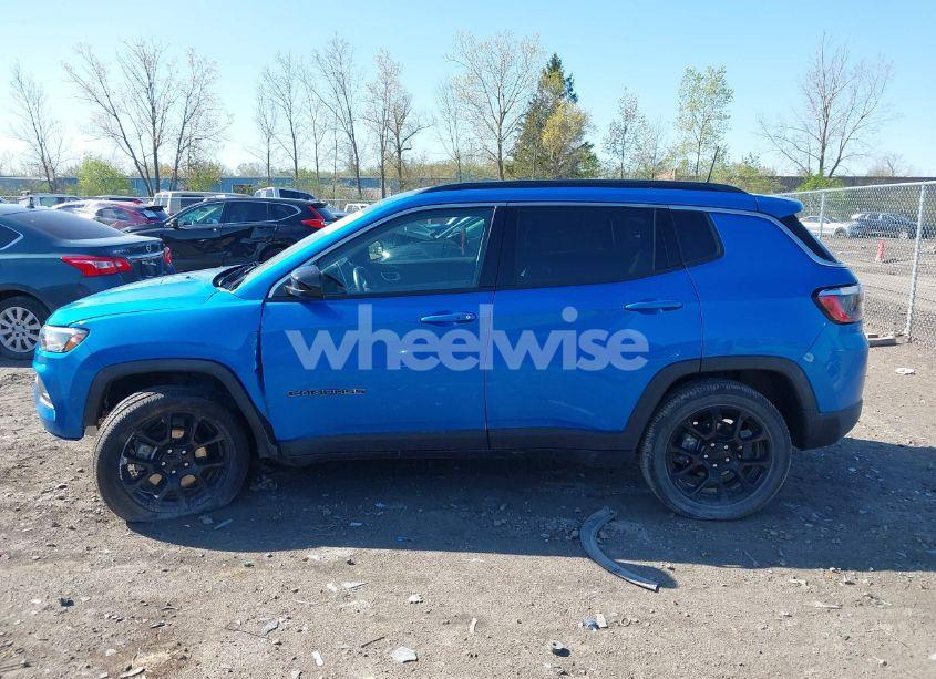 Photo 14 of 2022 Jeep Compass LATITUDE LUX 4X4 (VIN 3C4NJDFBXNT129487)