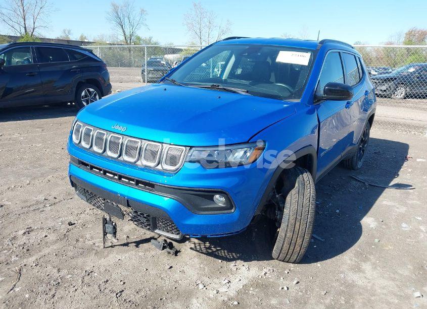 Photo 2 of 2022 Jeep Compass LATITUDE LUX 4X4 (VIN 3C4NJDFBXNT129487)