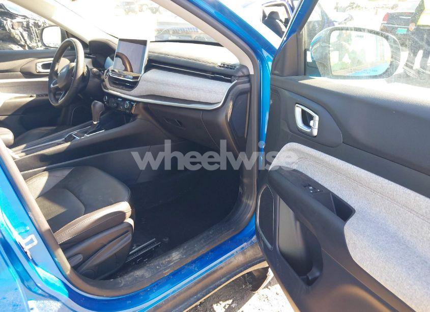 Photo 5 of 2022 Jeep Compass LATITUDE LUX 4X4 (VIN 3C4NJDFBXNT129487)