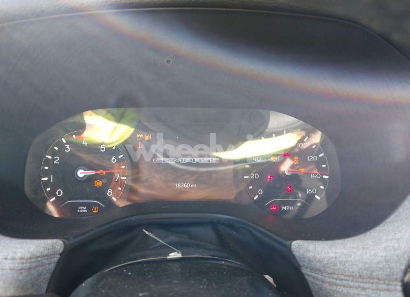 Photo 7 of 2022 Jeep Compass LATITUDE LUX 4X4 (VIN 3C4NJDFBXNT129487)