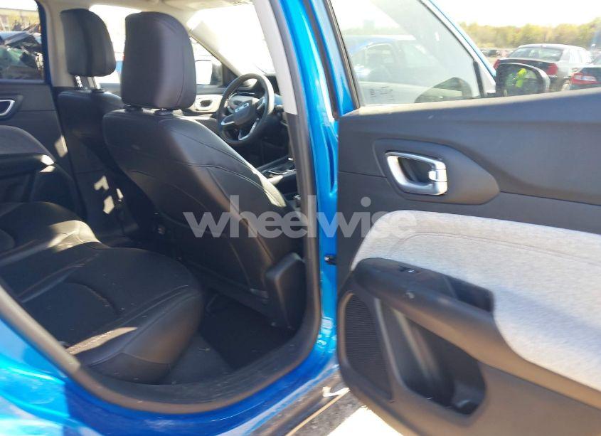 Photo 8 of 2022 Jeep Compass LATITUDE LUX 4X4 (VIN 3C4NJDFBXNT129487)