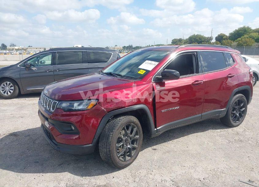 Photo 2 of 2022 Jeep Compass LATITUDE LUX 4X4 (VIN 3C4NJDFBXNT129800)