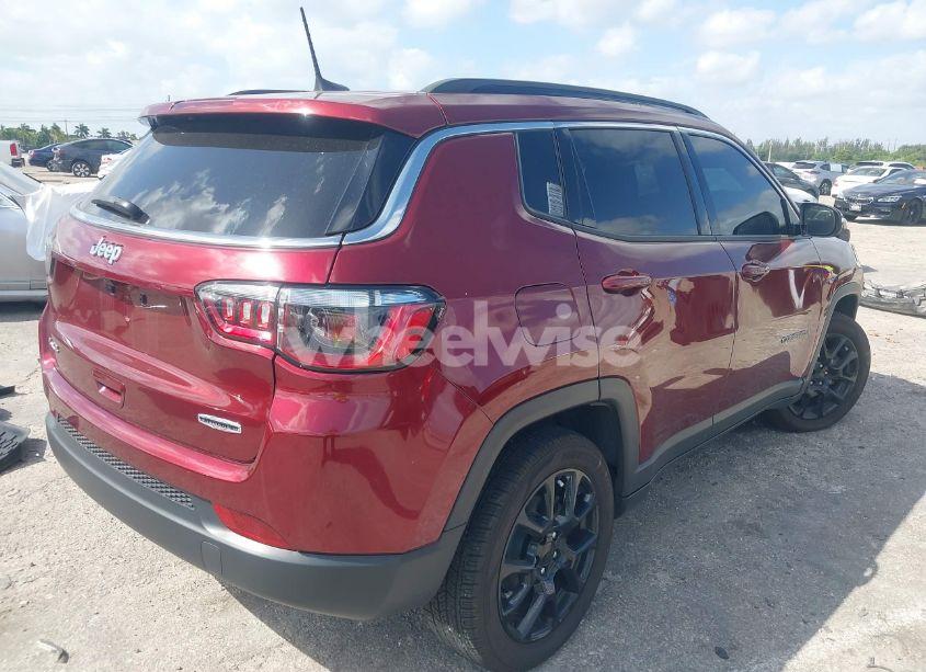 Photo 4 of 2022 Jeep Compass LATITUDE LUX 4X4 (VIN 3C4NJDFBXNT129800)