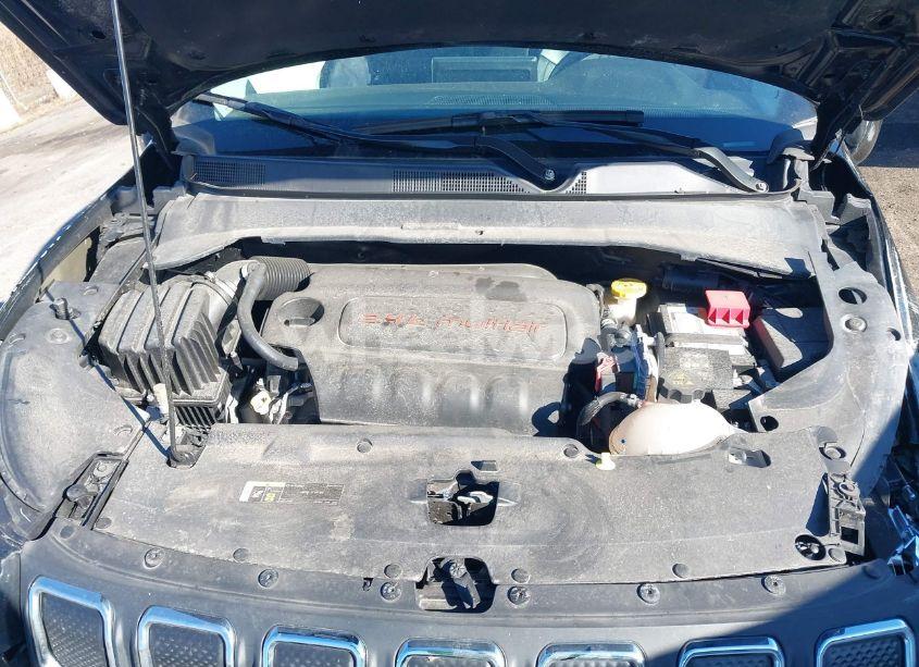 Photo 10 of 2022 Jeep Compass LATITUDE LUX 4X4 (VIN 3C4NJDFBXNT224650)