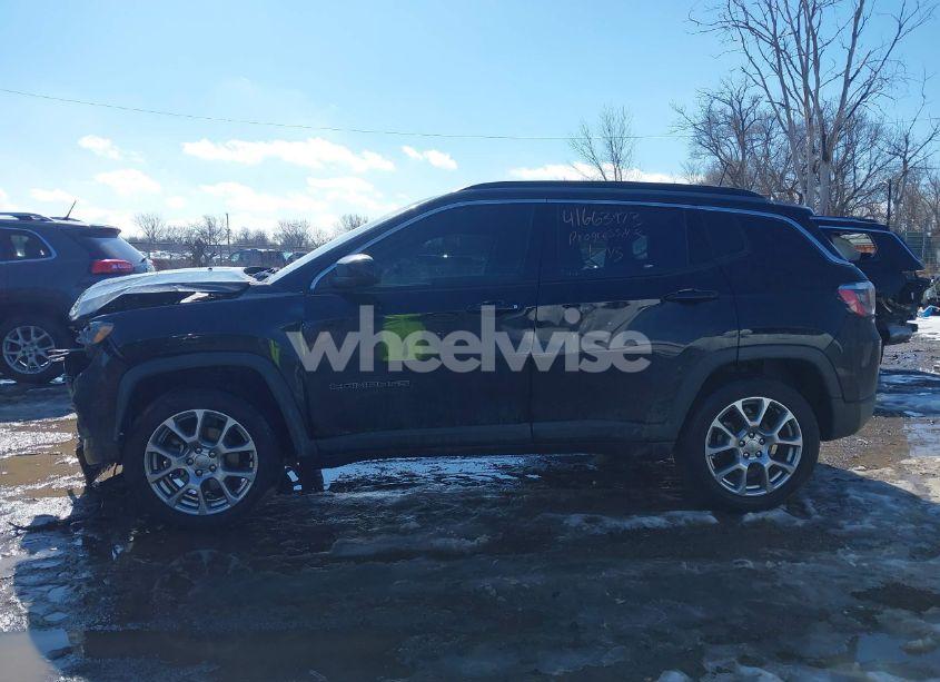 Photo 14 of 2022 Jeep Compass LATITUDE LUX 4X4 (VIN 3C4NJDFBXNT236197)