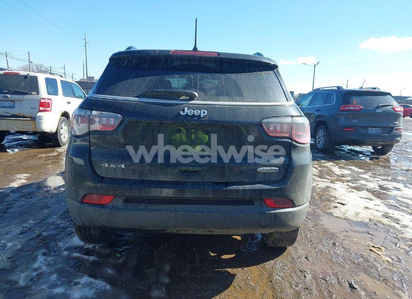 Photo 16 of 2022 Jeep Compass LATITUDE LUX 4X4 (VIN 3C4NJDFBXNT236197)