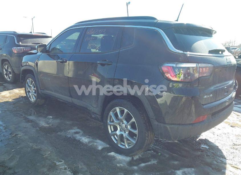 Photo 3 of 2022 Jeep Compass LATITUDE LUX 4X4 (VIN 3C4NJDFBXNT236197)