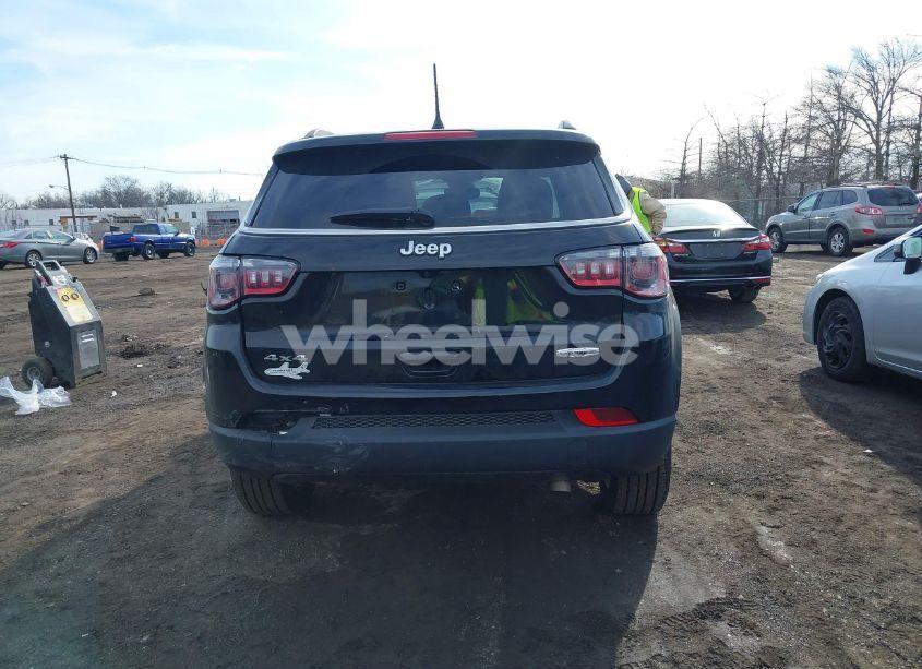 Photo 16 of 2024 Jeep Compass LATITUDE LUX FWD (VIN 3C4NJDFN0RT140417)