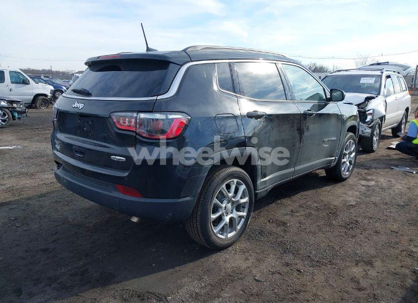 Photo 4 of 2024 Jeep Compass LATITUDE LUX FWD (VIN 3C4NJDFN0RT140417)