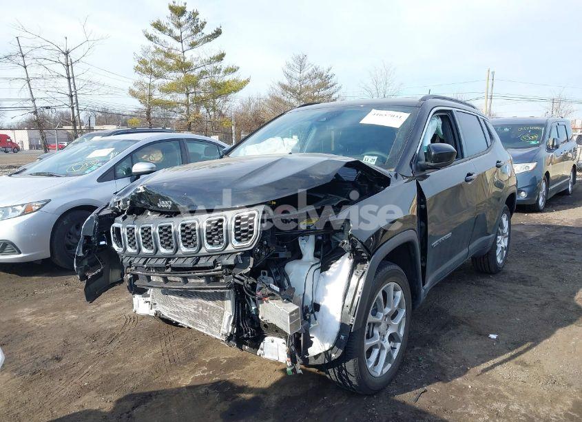Photo 6 of 2024 Jeep Compass LATITUDE LUX FWD (VIN 3C4NJDFN0RT140417)