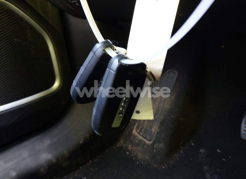 Photo 11 of 2024 Jeep Compass LATITUDE LUX FWD (VIN 3C4NJDFN1RT125912)