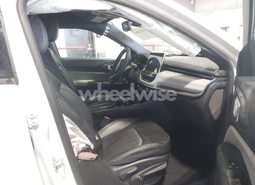 Photo 5 of 2024 Jeep Compass LATITUDE LUX FWD (VIN 3C4NJDFN1RT125912)