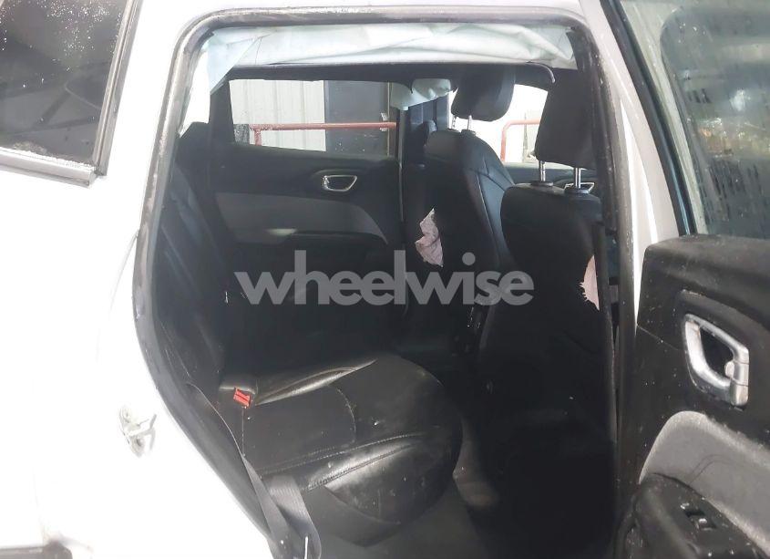 Photo 8 of 2024 Jeep Compass LATITUDE LUX FWD (VIN 3C4NJDFN1RT125912)