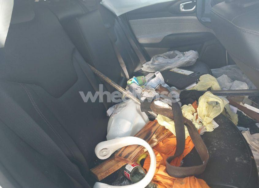 Photo 8 of 2024 Jeep Compass LATITUDE LUX FWD (VIN 3C4NJDFN3RT143876)