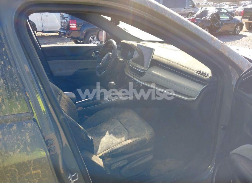 Photo 5 of 2023 Jeep Compass LATITUDE LUX FWD (VIN 3C4NJDFN4PT521619)