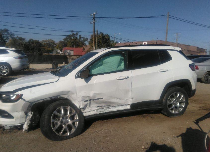 Photo 15 of 2024 Jeep Compass LATITUDE LUX FWD (VIN 3C4NJDFN4RT594007)