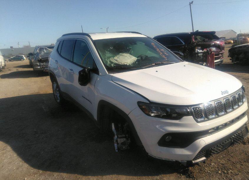 Photo 18 of 2024 Jeep Compass LATITUDE LUX FWD (VIN 3C4NJDFN4RT594007)