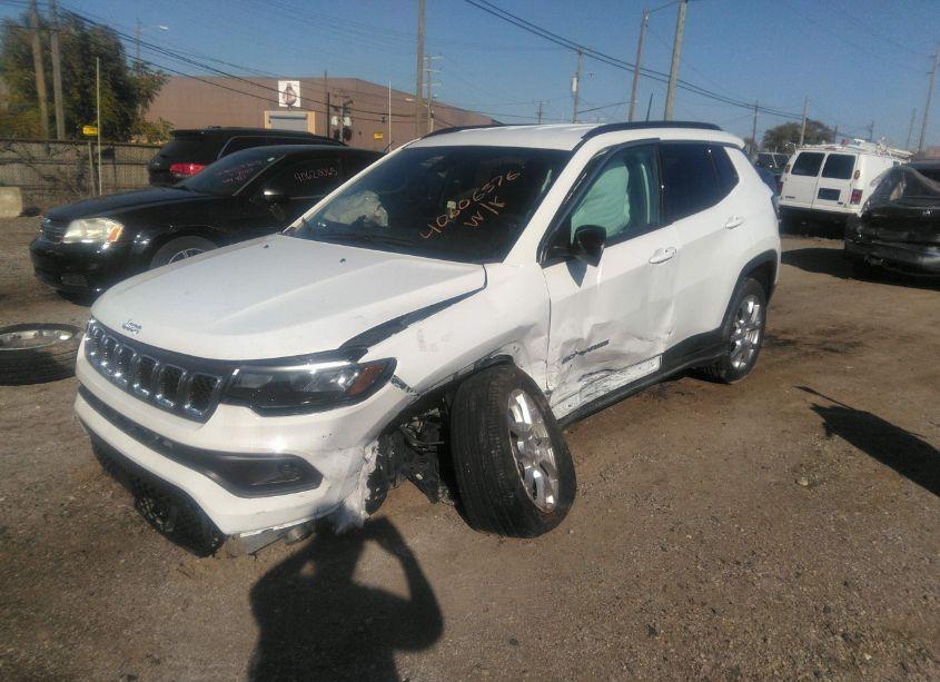 Photo 2 of 2024 Jeep Compass LATITUDE LUX FWD (VIN 3C4NJDFN4RT594007)