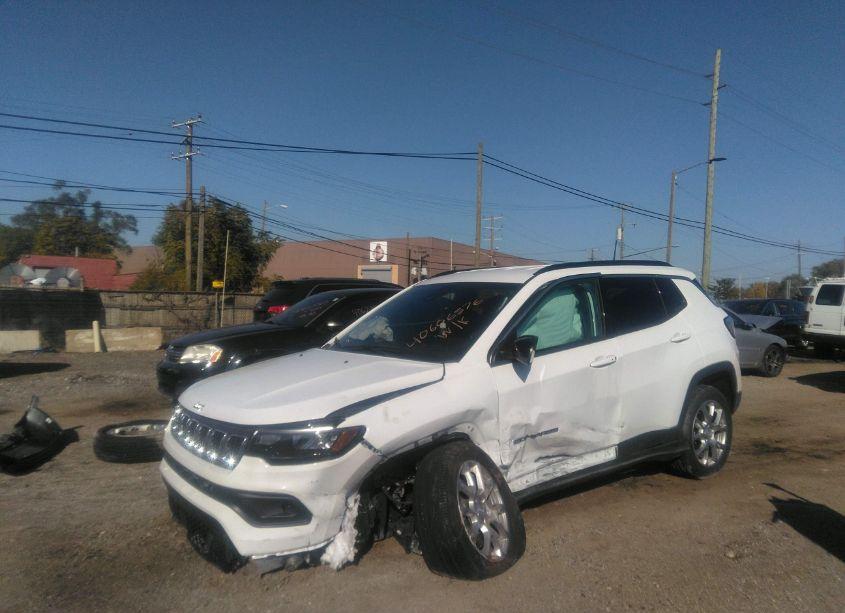 Photo 6 of 2024 Jeep Compass LATITUDE LUX FWD (VIN 3C4NJDFN4RT594007)