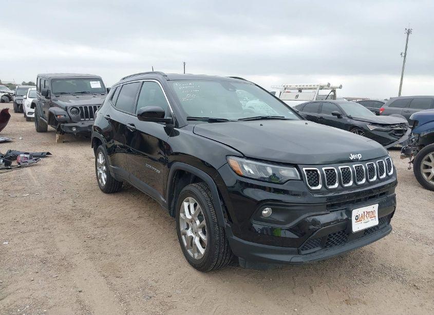 2023 Jeep Compass LATITUDE LUX FWD (VIN 3C4NJDFN5PT514713) main photo