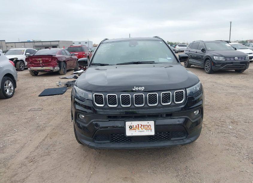 Photo 13 of 2023 Jeep Compass LATITUDE LUX FWD (VIN 3C4NJDFN5PT514713)