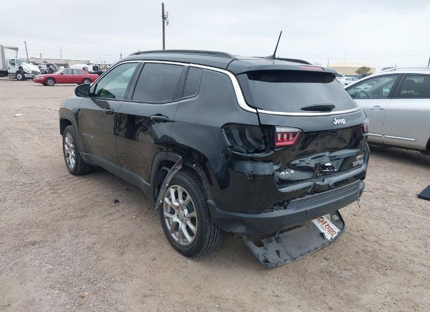 Photo 3 of 2023 Jeep Compass LATITUDE LUX FWD (VIN 3C4NJDFN5PT514713)