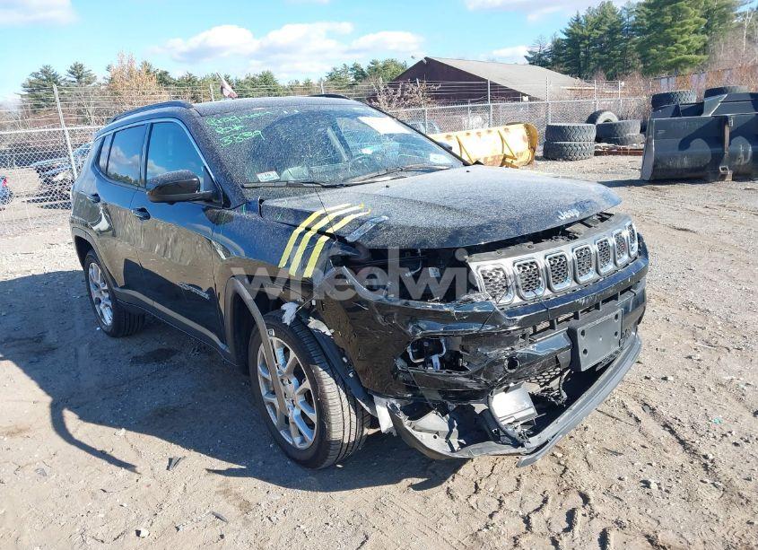 2023 Jeep Compass LATITUDE LUX FWD (VIN 3C4NJDFN7PT528452) main photo
